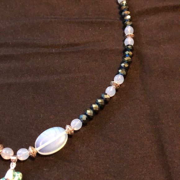 Dragon Veins moon necklace - Picture 4 of 6